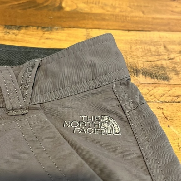 𝅺the North Face women’s 100% Nylon brown hiking shorts, 4, in good condition - Picture 5 of 7
